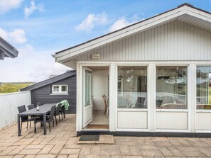 الإطلالة من المنشأة