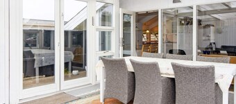 6 Person Holiday Home in Ronde-by Traum
