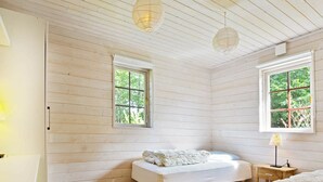 3 bedrooms, individually furnished, bed sheets - Holiday Home in Hästveda (Hästveda)