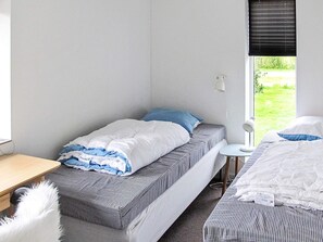 3 Schlafzimmer, Babybetten