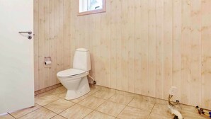 Bathroom - Spacious Holiday Home in Jutland With Whirlpool (Farso)