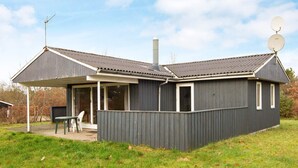 Exterior - Elegant Holiday Home in Fårvang With Sauna (Farvang)
