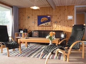 DVD player, MP3 dock - Elegant Holiday Home in Fårvang With Sauna (Farvang)