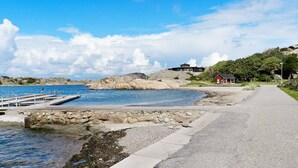 Beach - Holiday Home in Hunnebostrand (Hunnebostrand)