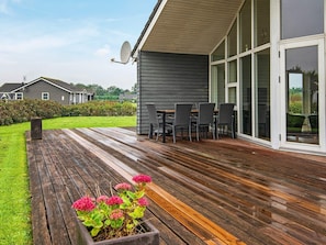 Balcony - Spacious Holiday Home in Hemmet With Relaxing Whirlpool (Hemmet)