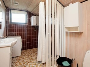 House | Bathroom
