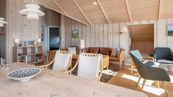 House | Dining