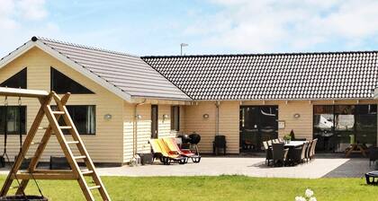 Spacious Holiday Home in Glesborg near Ocean
