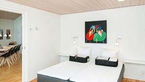 3 phòng ngủ, nôi/giường cho trẻ sơ sinh 