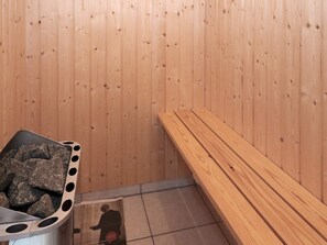 Sauna - Modern Holiday Home in Jutland With Sauna (Hadsund)