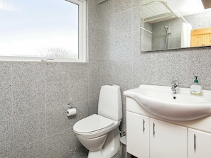 Bathroom - Serene Holiday Home in Løkken near Sea (Lokken)