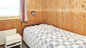3 bedrooms, cots/infant beds - Cozy Holiday Home in Thisted Jutland near Beach (Thisted)