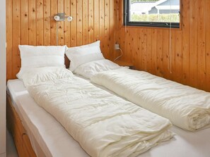 2 Schlafzimmer, Babybetten