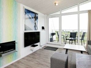 House | Living room | DVD player, MP3 dock