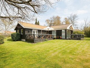 Exterior - Charming Holiday Home in Gilleleje Near Ocean (Gilleleje)