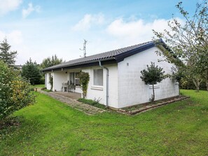 Exterior - Inviting Holiday Home in Roslev Near Limfjorden (Roslev)