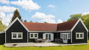 Exterior - Quaint Holiday Home in Zealand With Large Terrace (Vig)