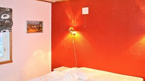 5 bedrooms, individually furnished - 8 Person Holiday Home in Torsken (Torsken)