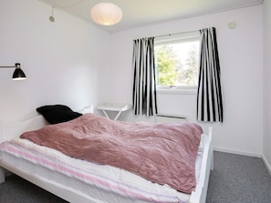 2 bedrooms, cots/infant beds - 4 Person Holiday Home in Marielyst Idestrup (Idestrup)