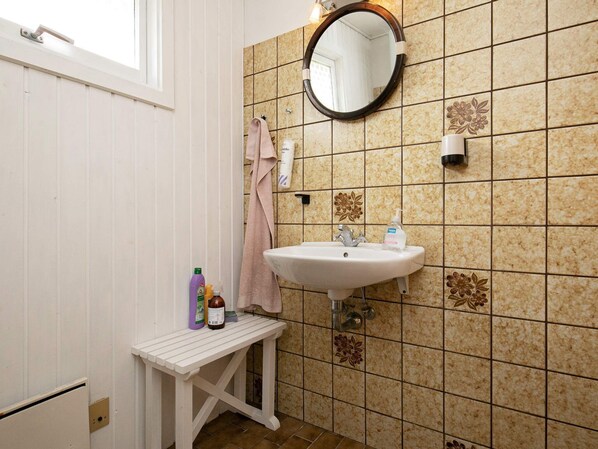Bathroom - 4 Person Holiday Home in Marielyst Idestrup (Idestrup)