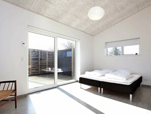 Room - Modern Holiday Home in Hundested Near the Ocean (Hundested)