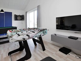 House | Game room