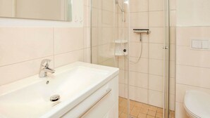 Bathroom - Holiday Home in Wendtorf (Wendtorf)