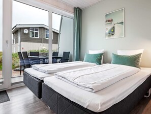 2 bedrooms, bed sheets