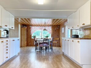 House | Private kitchen - 8 Person Holiday Home in Valdemarsvik (Valdemarsvik)