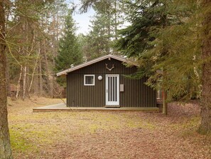 House | Exterior - Idyllic Holiday Home in Store Fuglede near Forest (Store Fuglede)