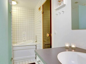 House | Spa treatment - 8 Person Holiday Home in Hadsund-by Traum (Hadsund)