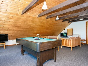 غرفة الألعاب