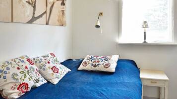 1 bedroom, individually furnished