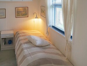 2 Schlafzimmer, Babybetten