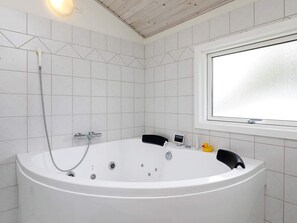 House | Spa treatment