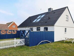 Exterior - Rustic Holiday Home in Harboøre near North Sea (Harboore)