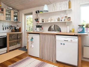 Private kitchen - 4 Person Holiday Home in Norre Nebel (Norre Nebel)