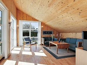Living room - Relaxed Holiday Home in Skjern near Sea (Skjern)
