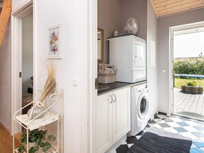 House | Lake view - 7 Person Holiday Home in Hemmet (Hemmet)