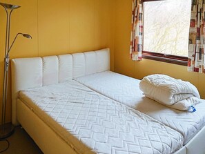 3 bedrooms, individually furnished - 5 Person Holiday Home in Rørvik (Vikna)