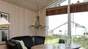 Dining - Quaint Holiday Home in Henne near Beach (Henne)