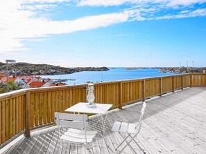 House | Water view - 2 Person Holiday Home in Ronnang (Roennaeng)