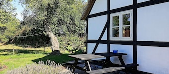 Charming Renovated Cottage - By Traum Ferienwohnungen