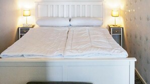 1 Schlafzimmer, Babybetten