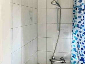 Bathroom - Restful Holiday Home in Strøby near Sea (Strøby)