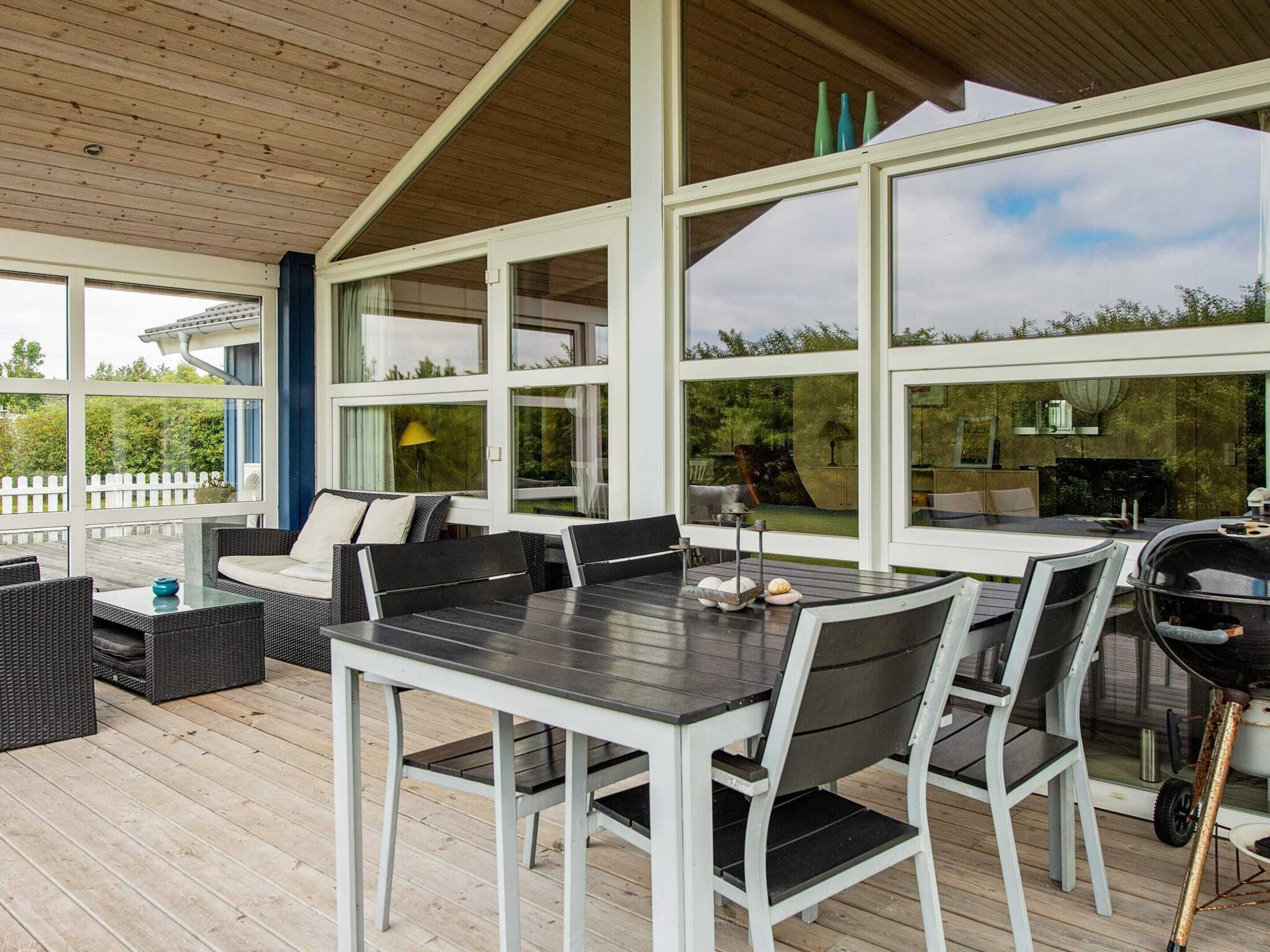House | Outdoor dining