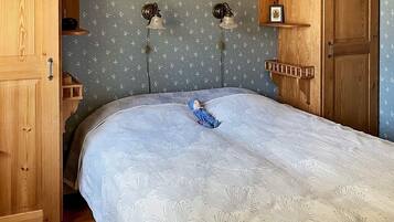 House | 3 bedrooms, individually furnished