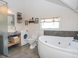 House | Bathroom - 6 Person Holiday Home in Hemmet (Hemmet)