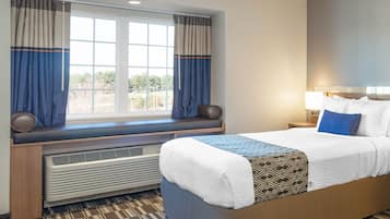 Bureau, espace de travail pour ordinateur portable, rideaux occultants