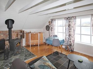 Interior - 6 Person Holiday Home in Vestnes (Vestnes)
